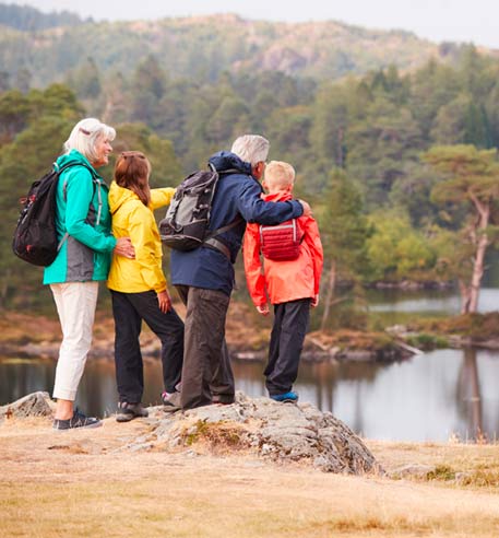 grandparents-hiking-with-grandchildren